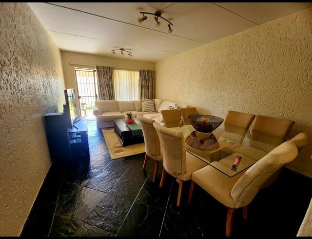 2 BEDROOM TOWNHOUSE FOR SALE IN VORNA VALLEY